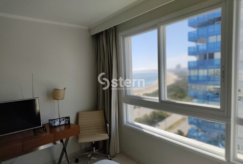 Imagen 21 de 30 de Venta Apartamento 3 Dormitorio Y Dependencia, Playa Mansa, Punta Del Este