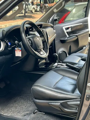 Toyota Fortuner 2.7l Mid