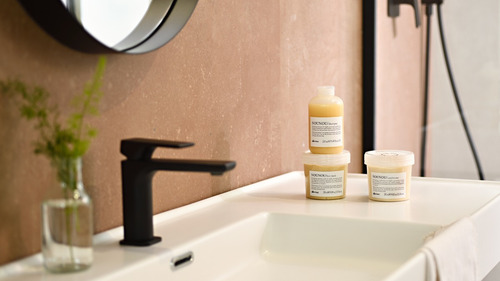Kit Hidratante Shampoo Y Acondicionador Davines Momo 250 Ml