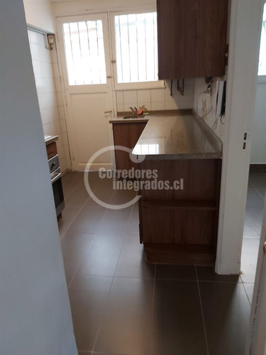 Casa En Arriendo De 4 Dorm. En Las Condes Metro E. Militar