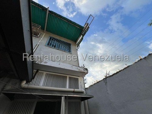 Casa En Venta Urb. Piñonal #25-17208 Rm
