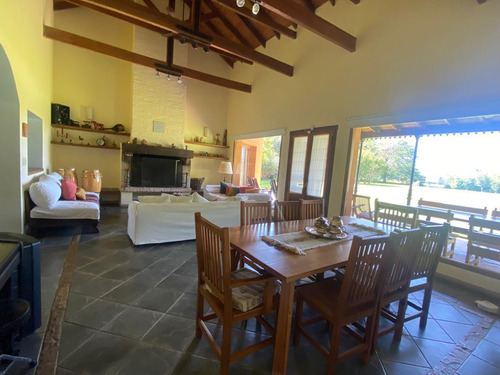 Casa En Venta, Terreno Media Hectárea En Manzanares, La Escondida
