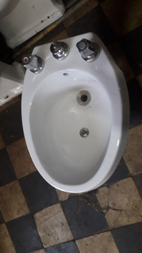 Bidet Nórdico,olmos Con Grifería Blanco Hueso Como Se Ve 