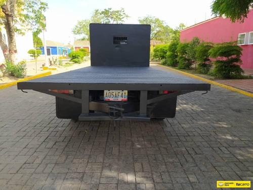 Imagen 6 de 14 de Mitsubishi Canter