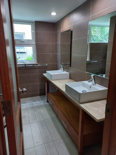 Imagen 26 de 28 de Apartamento En Evaristo Morales 3er Piso 256mts