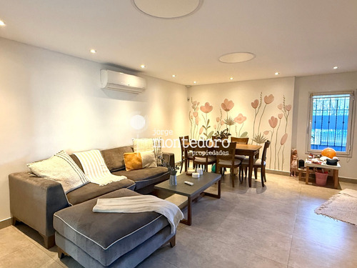 Casa 4 Ambientes, Refaccionada A Nuevo. En Venta. Haedo Chico.