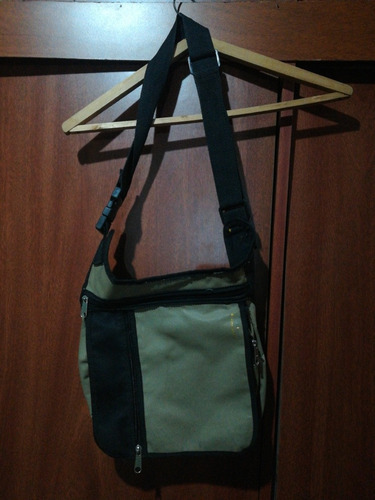 Cartera Morral De Tela Usado Verde Kaki Con Negro 29 X 9m  