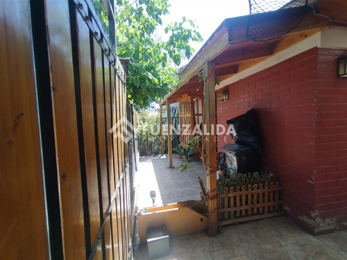 Casa En Venta De 4 Dorm. En Pasaje Cerrado, Puente Alto