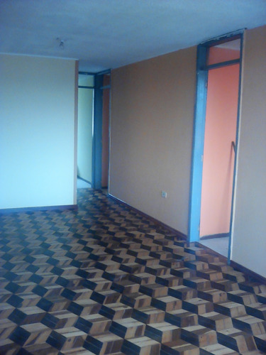 Sur Quito, Arriendo Departamento A 300 M2 De Terminal Quitumbe