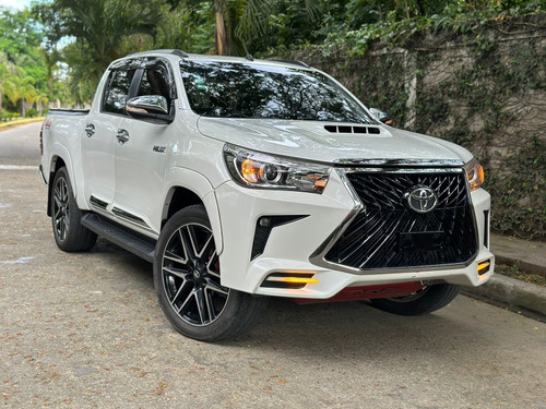 Imagen 1 de 15 de Toyota Hilux Srv