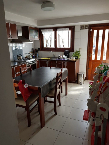 Imagen 2 de 17 de Duplex 4 Ambientes Francia 1700