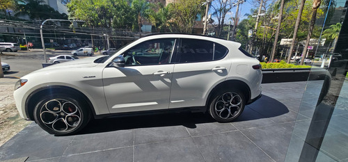 Alfa Romeo Stelvio 2.0L L4 Turbo Veloce Awd
