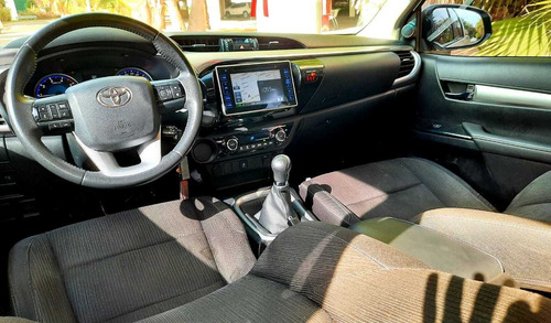 Toyota Hilux 2.8 Cd Srv 177cv 4x2 2017