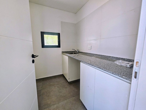 Casa Venta 4 Ambientes Everlinks Lujan Con Piscina