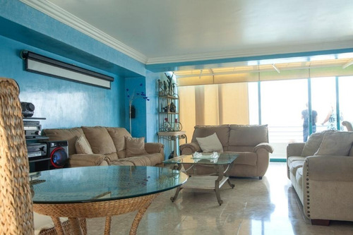 Pent House En Edificio Mas Cotizado De La Isla, Acceso A La Playa
