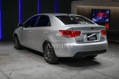 Kia Cerato Geo Lx 1.6