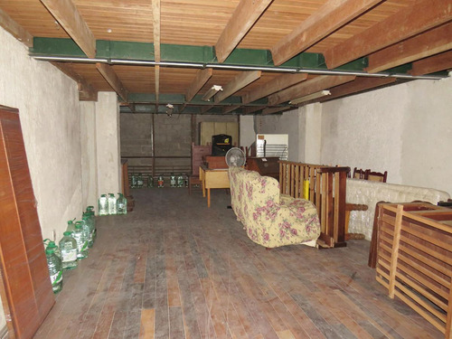 Venta Excelente Casa De 6 Dormitorios Y Dos Edificios Comerciales Centro. Dos Padrones