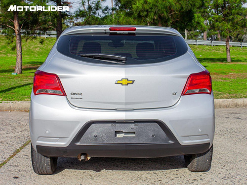 Imagen 4 de 25 de Chevrolet Onix Lt 1.0 Extra Full | Permuta / Financia