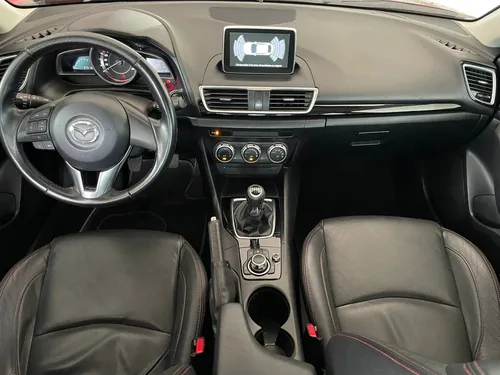 Mazda 3 2.0 Touring MT