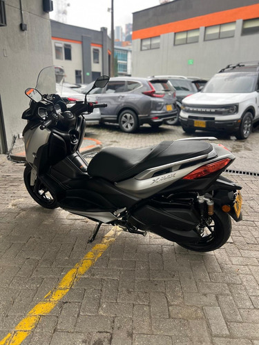 Moto Yamaha X- Max 300