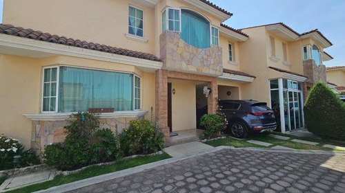Casa En Venta Metepec Centro Edo. Mex Estilo Mexicano 3 Rec 2.5 Baños 3 Estacionamientos