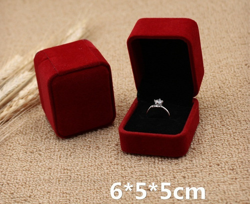 Imagen 2 de 6 de Set 2 Cajas De Terciopelo Anillo Aros Joyas Burdeo 6x5x5cm