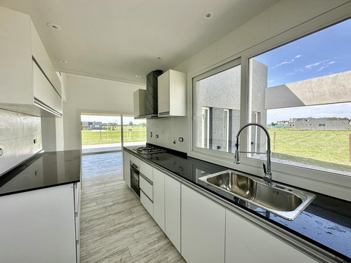 Casa En Venta Barrio San Simon Canning