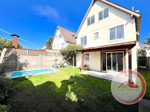 Tu Nuevo Hogar Te Espera! Con Amplio Patio Y En Condominio.