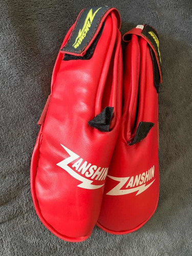 Equipamento De Karatê - Kumite | Protetor Para Pés Zanshin