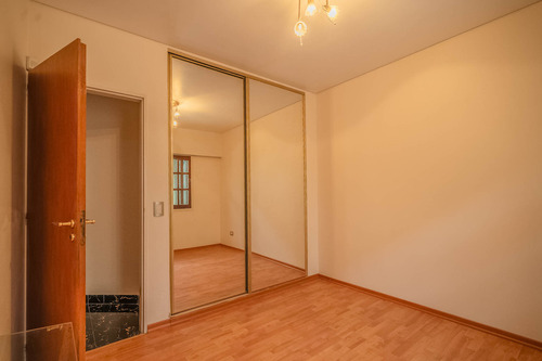 Venta Casa 4 Ambientes Con Patio Y Cochera En Ramos Mejía