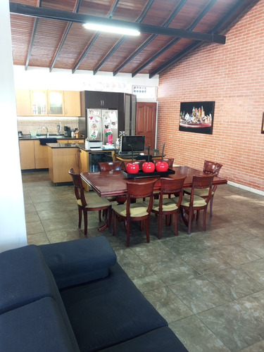 Best House Vende Hermosa Y Cómoda Casa En Colinas De Carrizal, Sector Las Peritas.