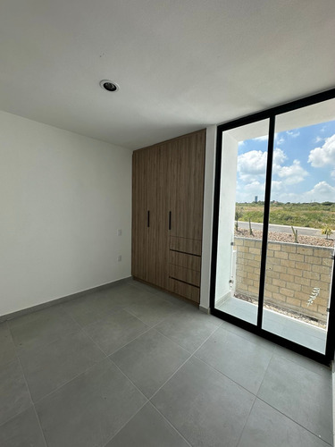 Casa En Venta En Ciudad Maderas, Estudio O 4ta Recamara En Pb Con Baño Completo