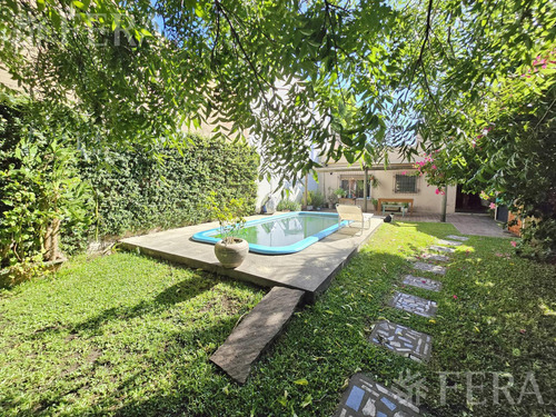 Venta Casa 3 Ambientes Con Cochera Y Piscina En Quilmes Oeste