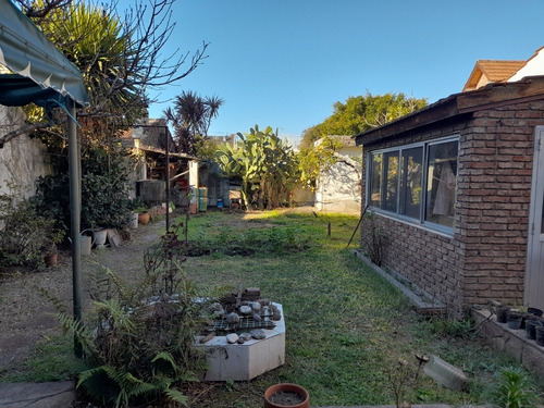 Imagen 16 de 18 de Chalet De 4 Amb En 2 Plantas Con Gran Jardín. Muy Buen Estado.