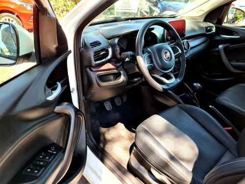 Fiat Cronos 1.8 Manual Premium Usado Nuevo 2020 Pocos Km A