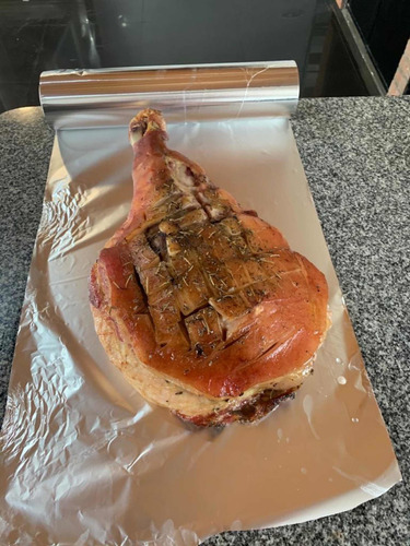 Pernil De Cerdo + 50 Figacitas + 2 Salsas