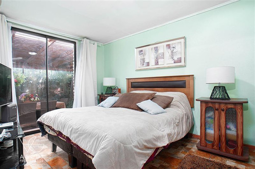 Casa En Venta De 3 Dorm. En Las Condes