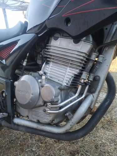 Imagem 3 de 4 de Honda Twister Preta