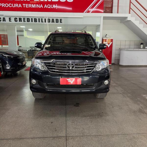 Toyota Hilux SW4 SRV 3.0 TDI 4X4 (5 Lugares)