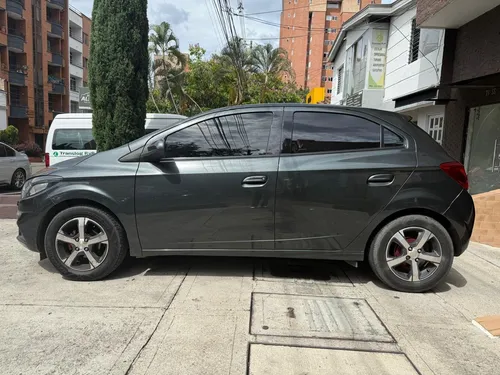 Chevrolet Onix 1.4 Ltz 5 p