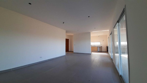 Casa En Venta 6 Ambientes Barrio El Canton Norte Al Lago