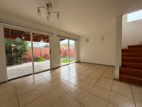Casa En Arriendo Serena Oriente En Pasaje 4dor/3 Baños!
