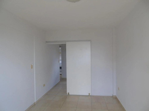 Imagen 9 de 9 de Monoambiente En Venta En La Plata 14 Entre 44 45 Y Al Frente Con Balcon .
