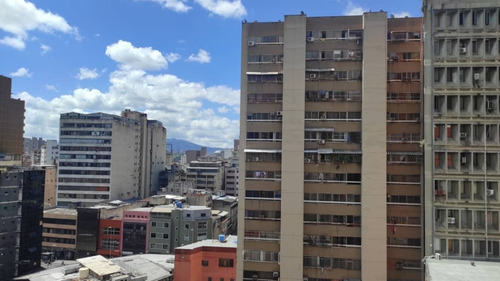 Apartamento En Venta , Avenida Fuerzas Armadas