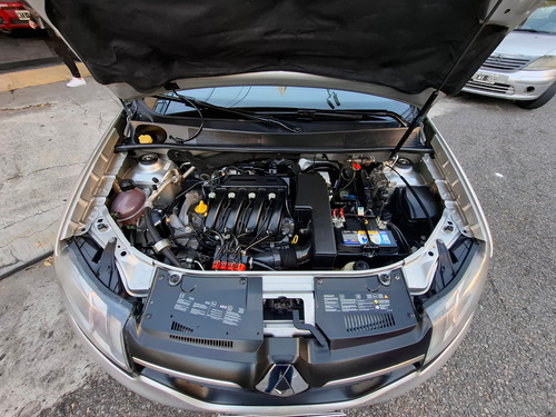 Renault Logan 1.6 Privilege Plus 105cv