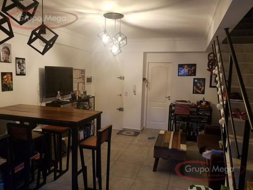 Hermoso Ph En Duplex De 2 Ambientes, Primer Piso Por Escalera. Contrafrente. Sin Expensas