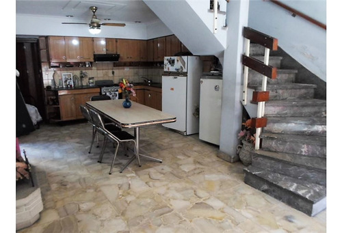 Venta Casa 5 Amb En Lomas Del Mirador Oportunidad