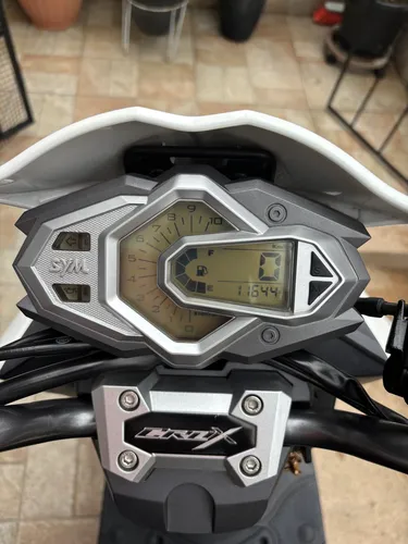 Sym Cross 125, Color Blanco