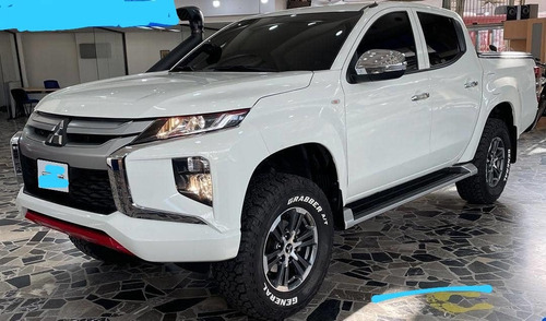 Imagen 14 de 15 de Mitsubishi L200 Gxl Doble Cabina 4x4 Diesel