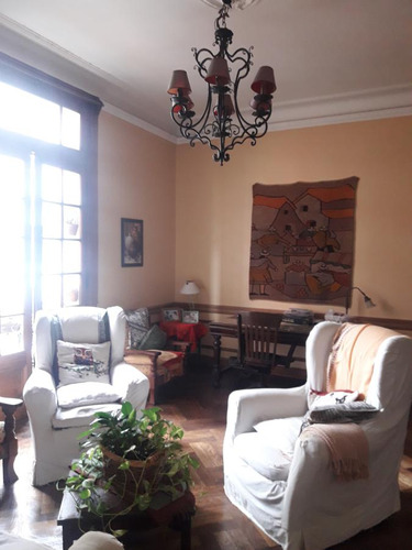 Departamento Antiguo En Venta. Apto Profesional.